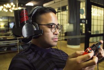 Pringles has made a self-feeding headset for gamers