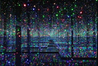 These immersive Yayoi Kusama-designed infinity rooms look like stunning optical illusions