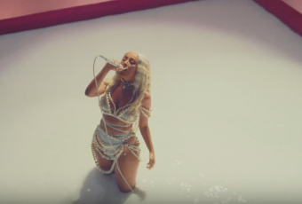 Doja Cat bathes in pearls and milk in this iconic live performance of ‘Streets’