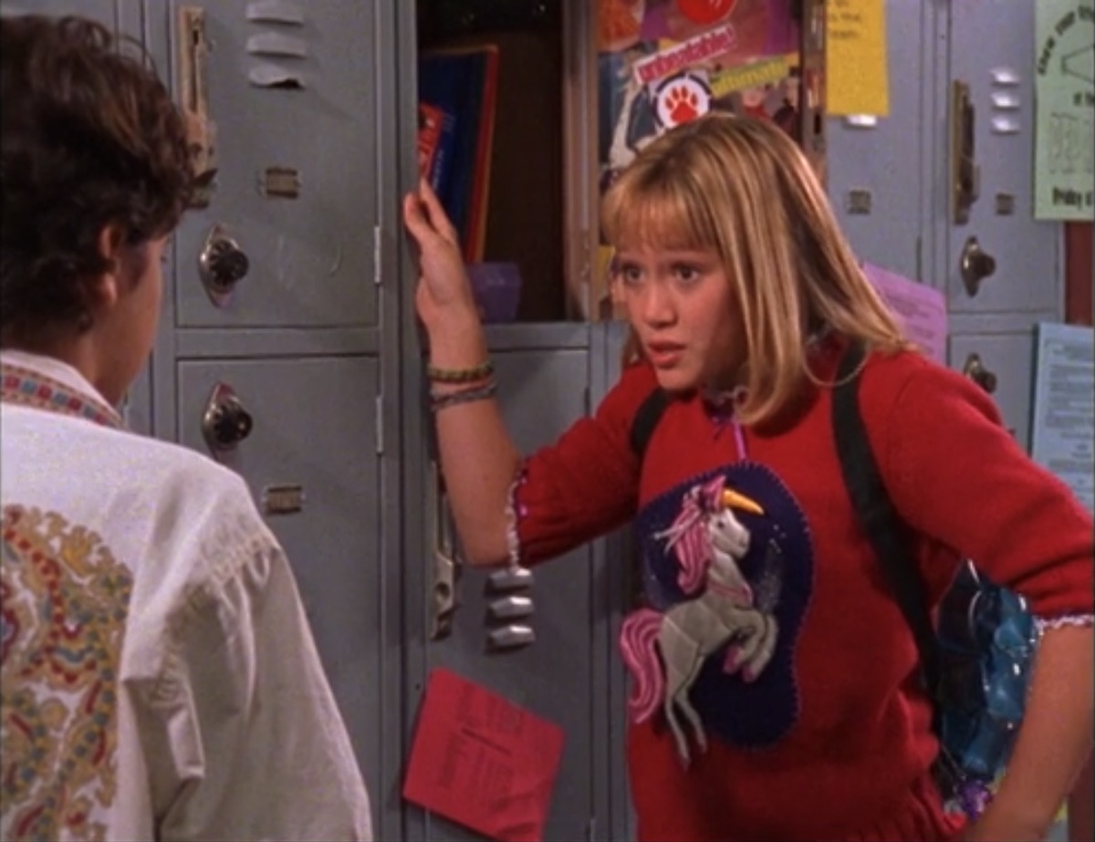 Lizzie McGuire wearing a unicorn sweater