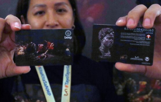 Commuter girlies, a limited-edition P500 ‘Spoliarium’ beep card is here to flex your art creds on the train
